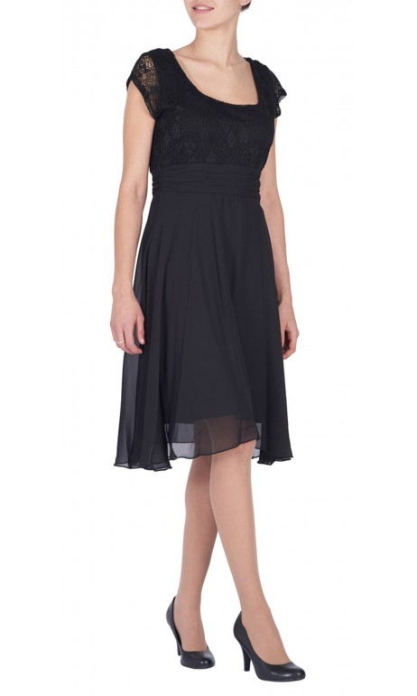 Robe Noir haut de dentelle à la mode