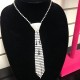 Cravate collier femme a la mode